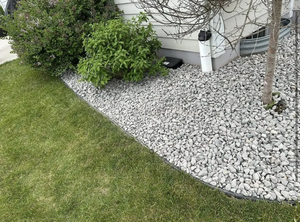 Top-rated yard cleanup service for homes in Oak Creek, WI by Luxury Landscapes