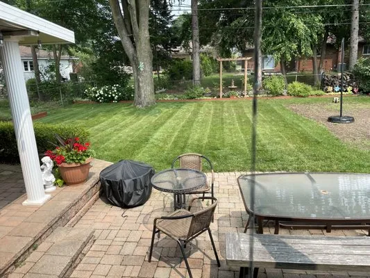 Luxury Landscaping & Lawncare Logo