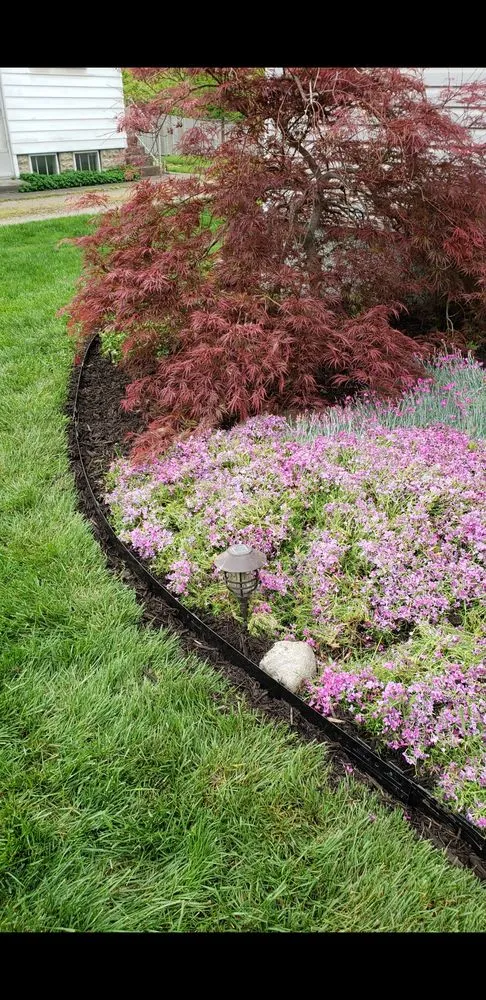 Top-rated garden landscaping with custom design in Blue Ash, OH by Luxury Landscaping