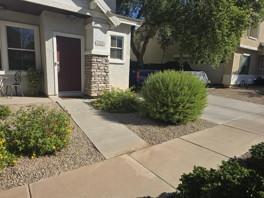 Reliable lawn care service for year-round maintenance across Apache Junction, AZ - Luxury Lawn Care