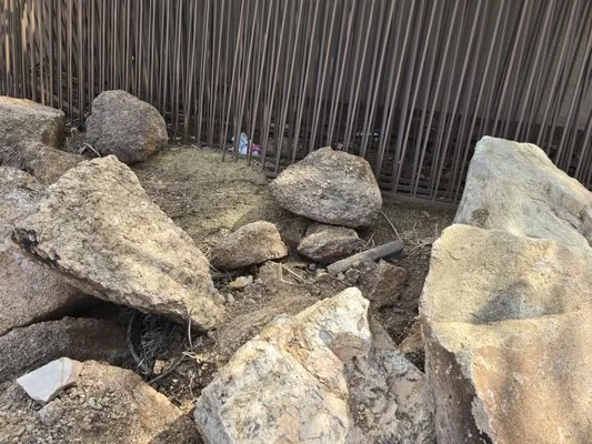 Luxury Lawn Care Logo