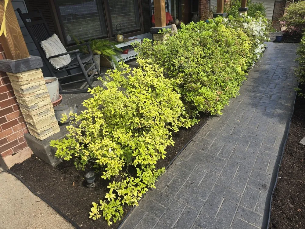 Custom lawn mowing service for homes in Florissant, MO by Luxury Lawncare and Property Management