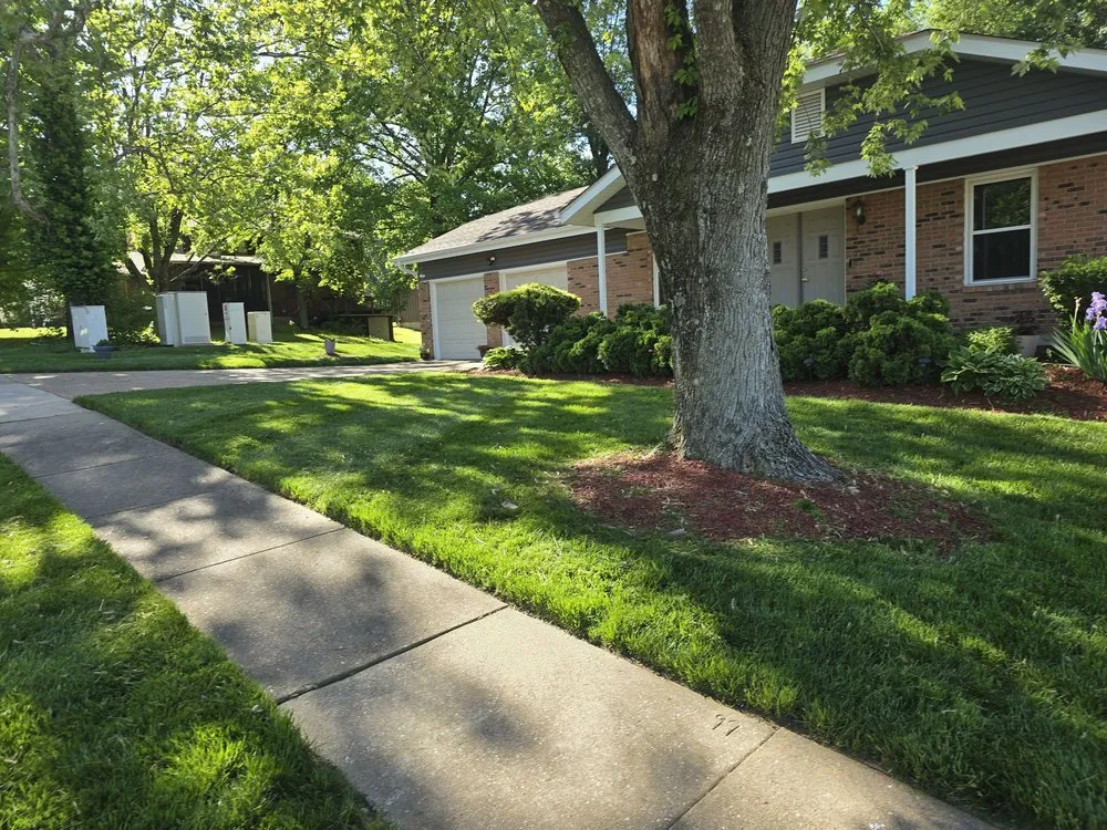 Top-rated yard maintenance in Florissant, MO - Luxury Lawncare and Property Management