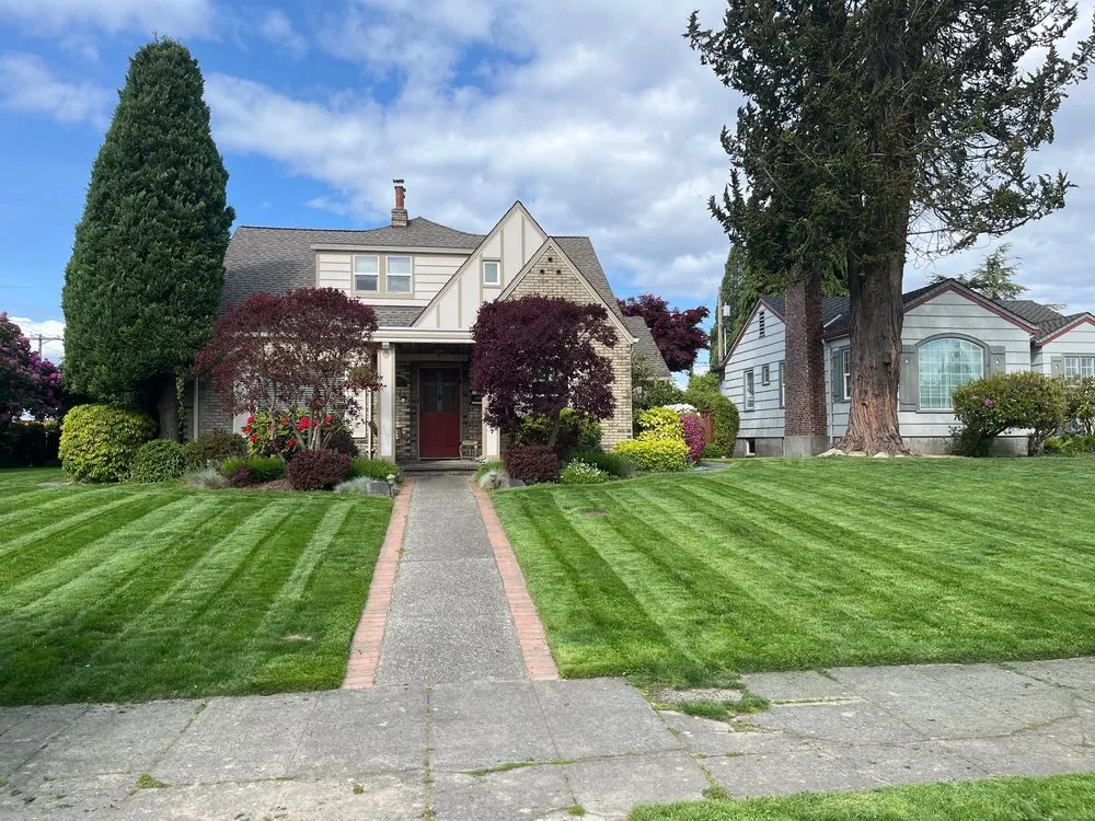 Top-rated landscape design near you in Arlington, WA by Luxury Lawncare