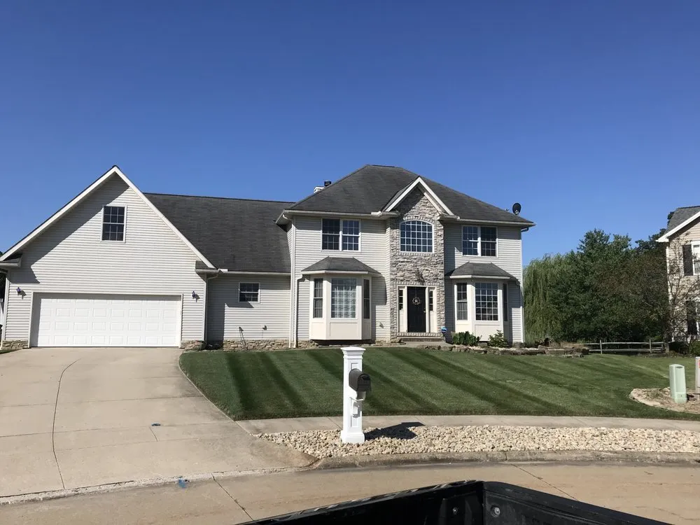 Professional residential landscaping experts serving Medina, OH - Luxury Lawns & Landscaping