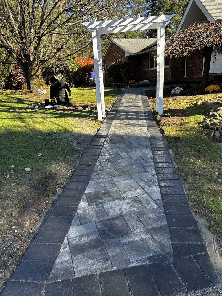 Professional outdoor landscaping for residential properties across Mahwah, NJ - Luxury Outdoors Landscape Construction