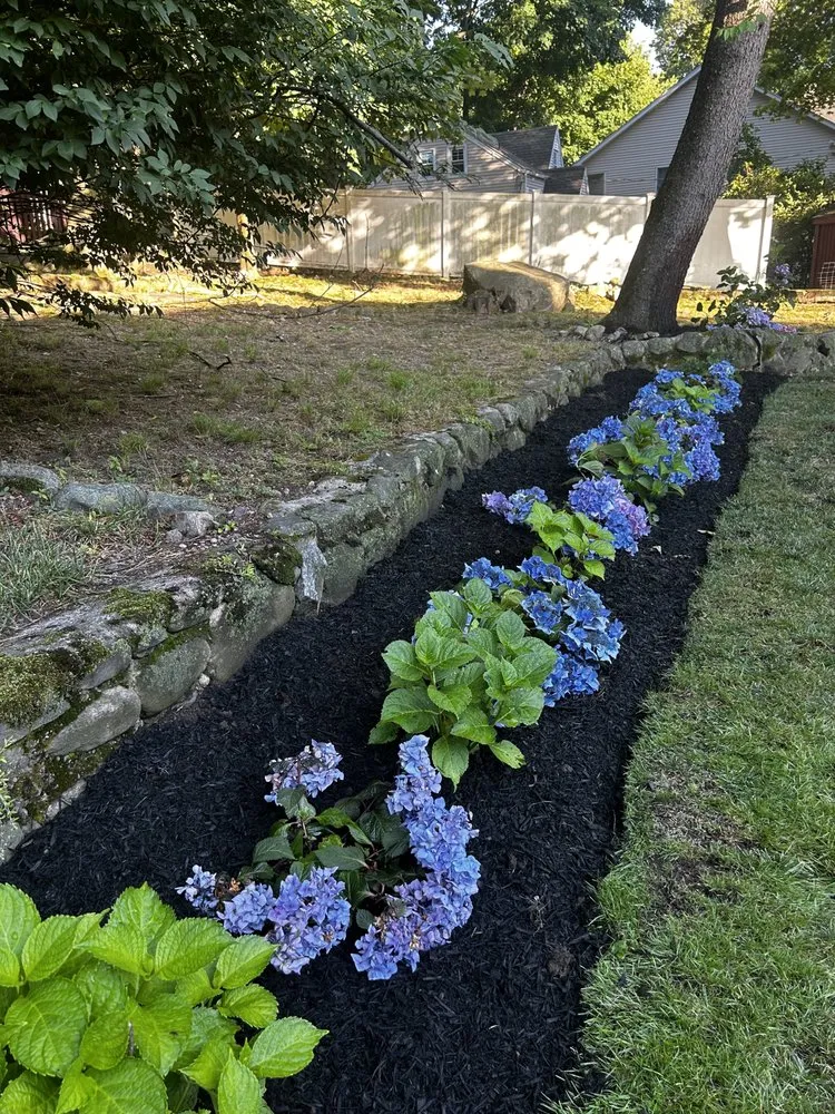 Top-rated residential landscaping with custom design in Mahwah, NJ by Luxury Outdoors Landscape Construction