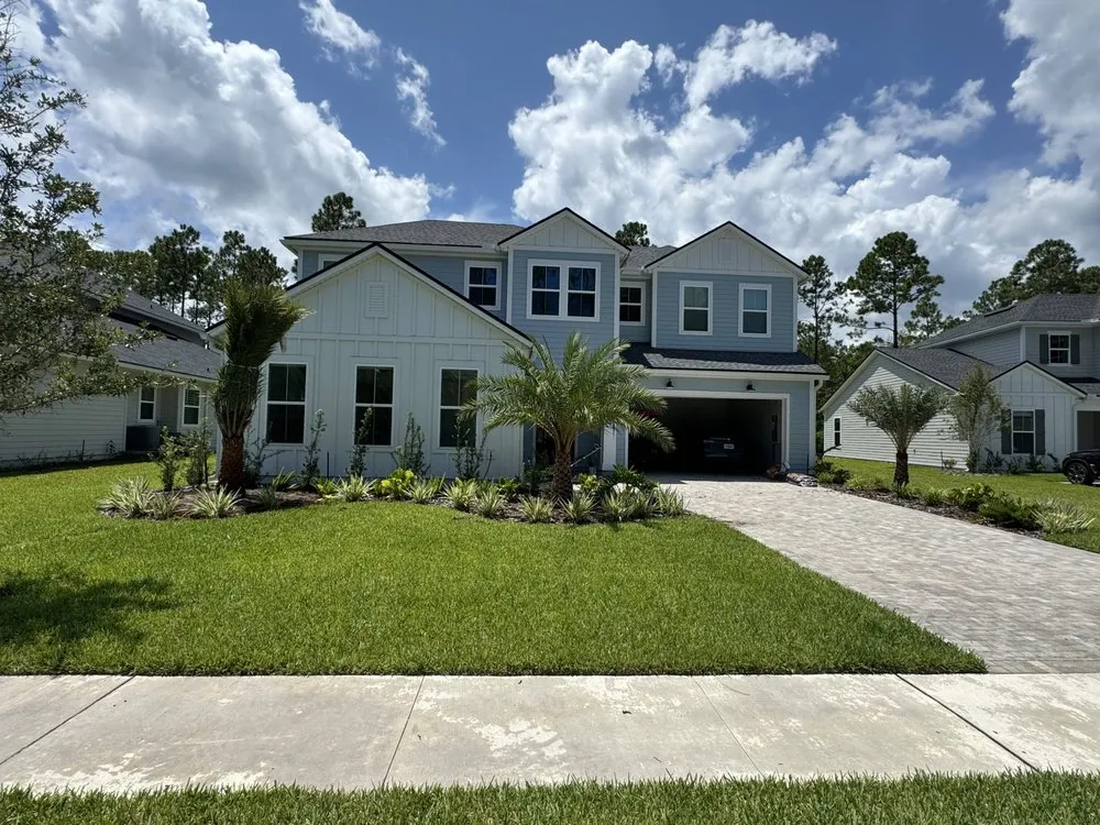 Custom yard cleanup service experts serving Jacksonville, FL - Luxury Palm Landworks