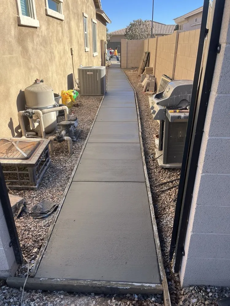 Professional yard cleanup service for beautiful yards across Phoenix, AZ - LV Concrete Services