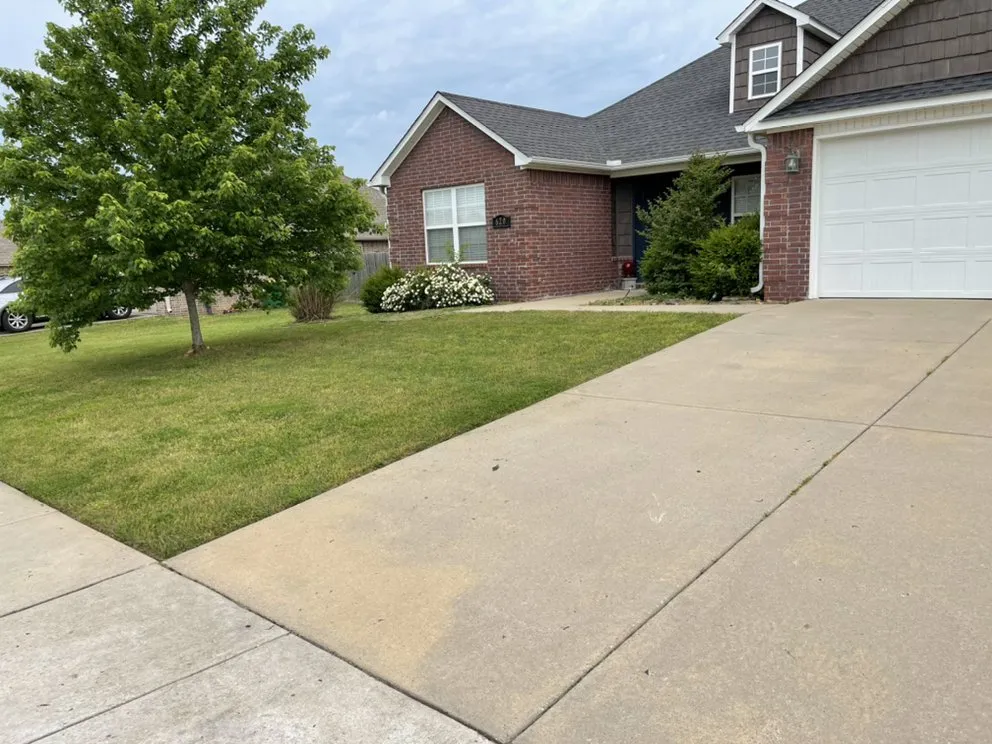 Custom garden landscaping in Centerton, AR by L&W Lawn Care