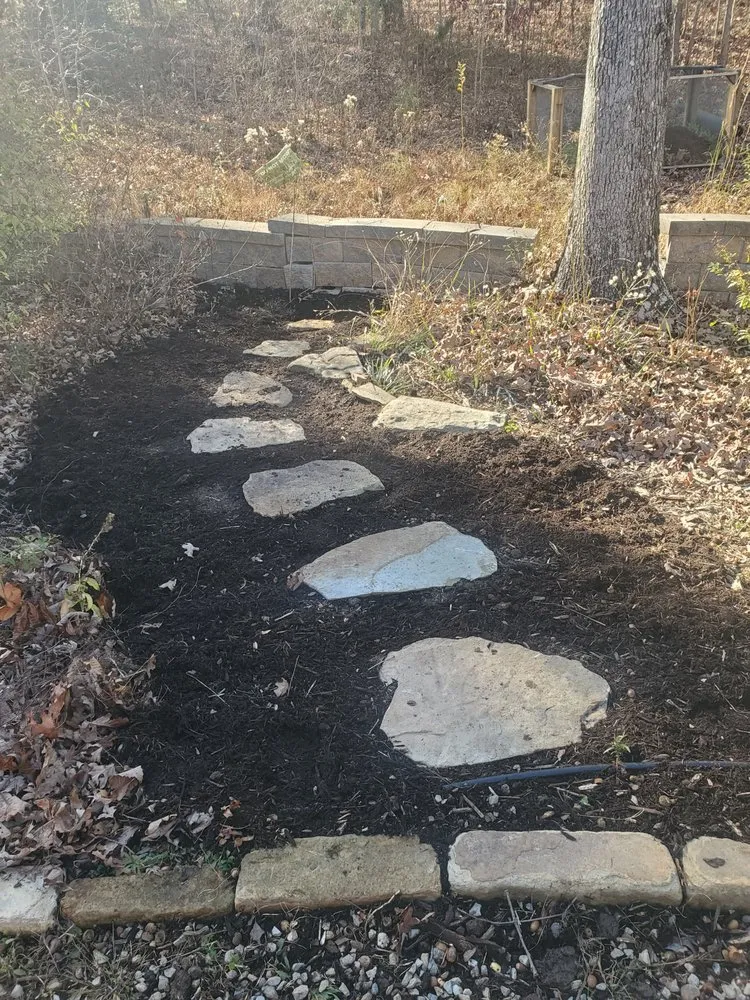 Trusted lawn care service experts serving Signal Mountain, TN - Lyda Landscapes