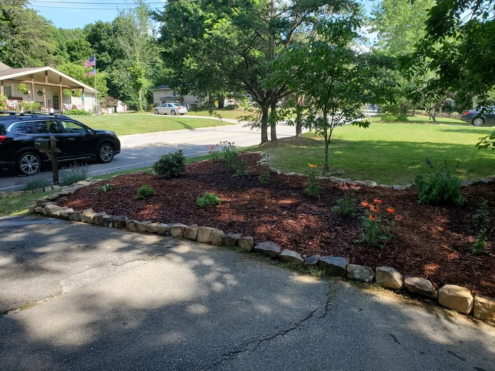 Local outdoor landscaping experts serving Signal Mountain, TN - Lyda Landscapes