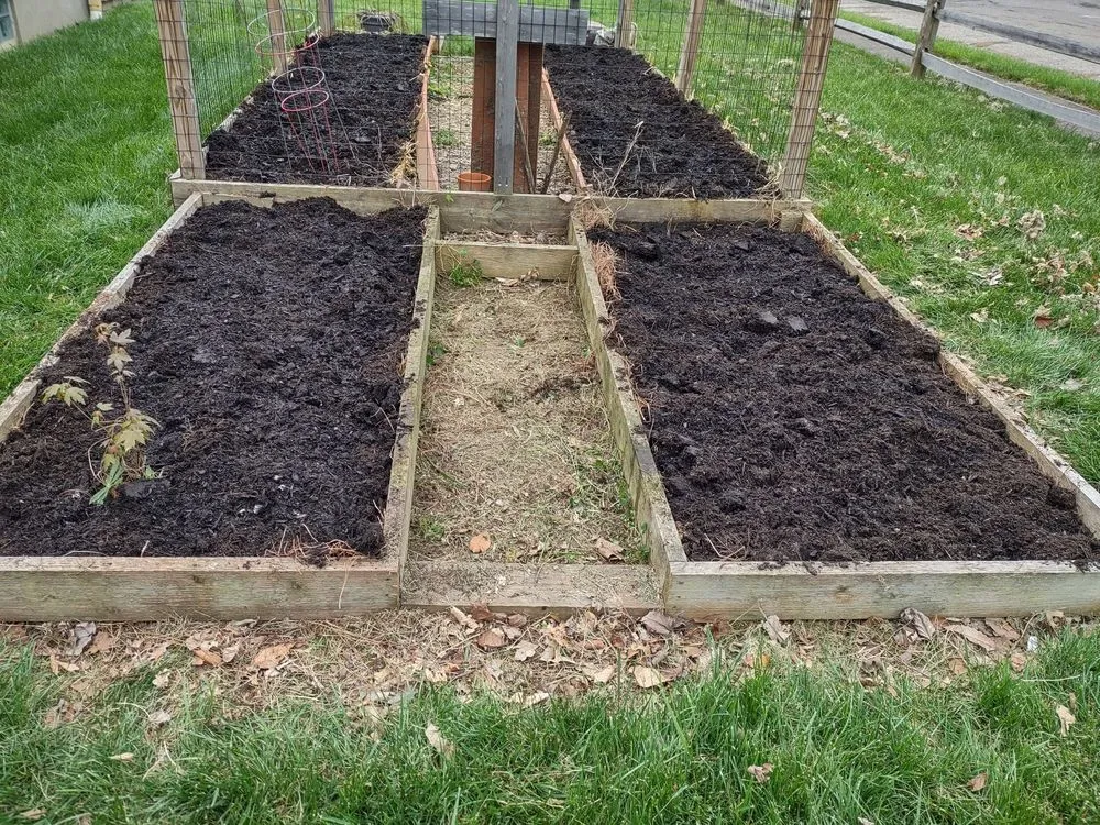 Professional outdoor landscaping in Cincinnati, OH - Lydias Lawn Care