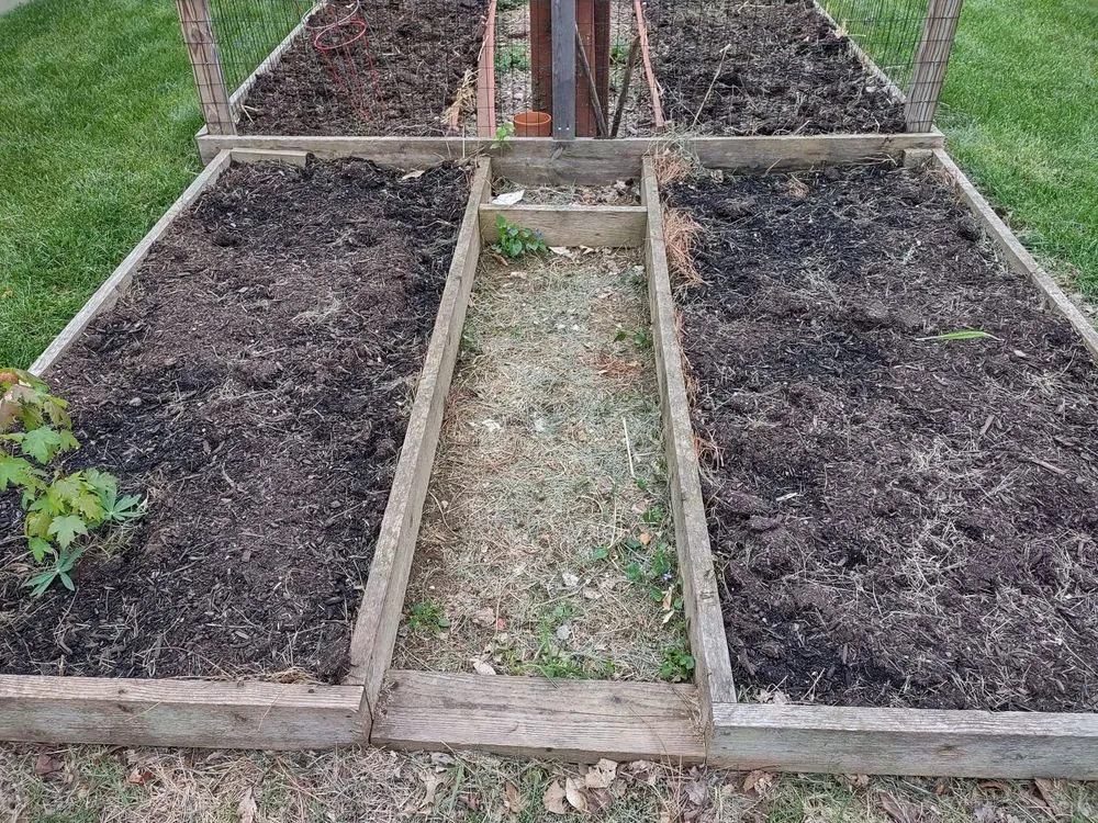 Affordable garden landscaping for homes in Cincinnati, OH by Lydias Lawn Care