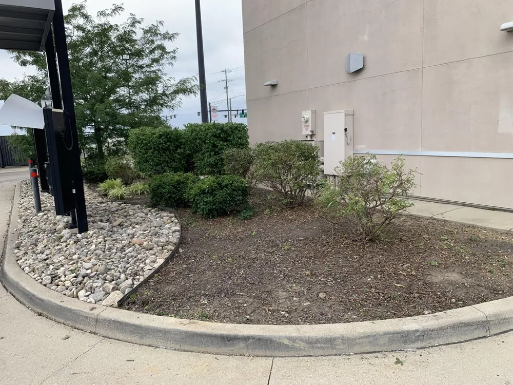 Expert residential landscaping experts serving Cincinnati, OH - Lydias Lawn Care