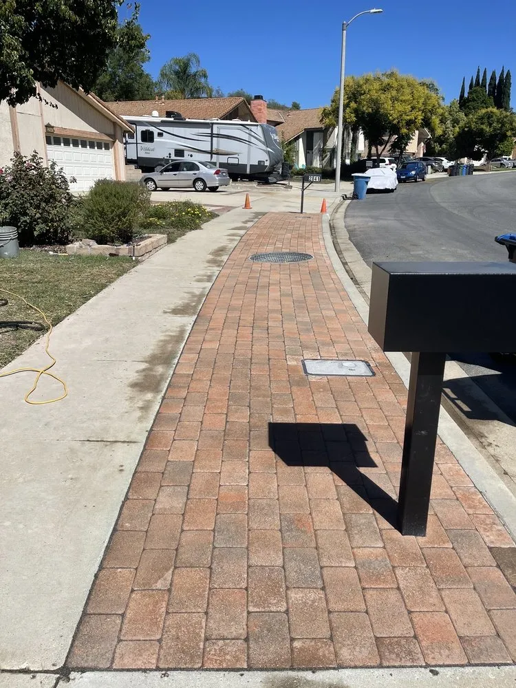 Top-rated lawn mowing service in Simi Valley, CA - Lyle Lavietes Landscape Contractor