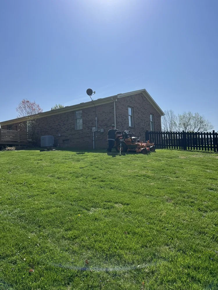 Expert yard cleanup service in Berea, KY by Lyman’s Mowing Service