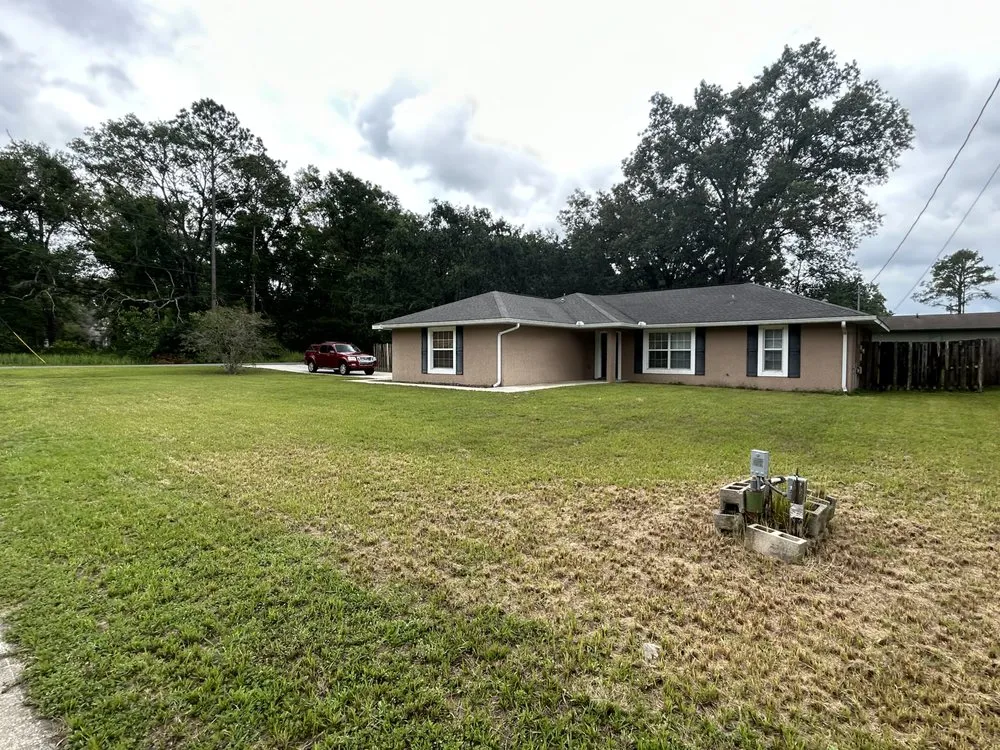 Professional yard maintenance in Ocala, FL by Lynch Lawn Care