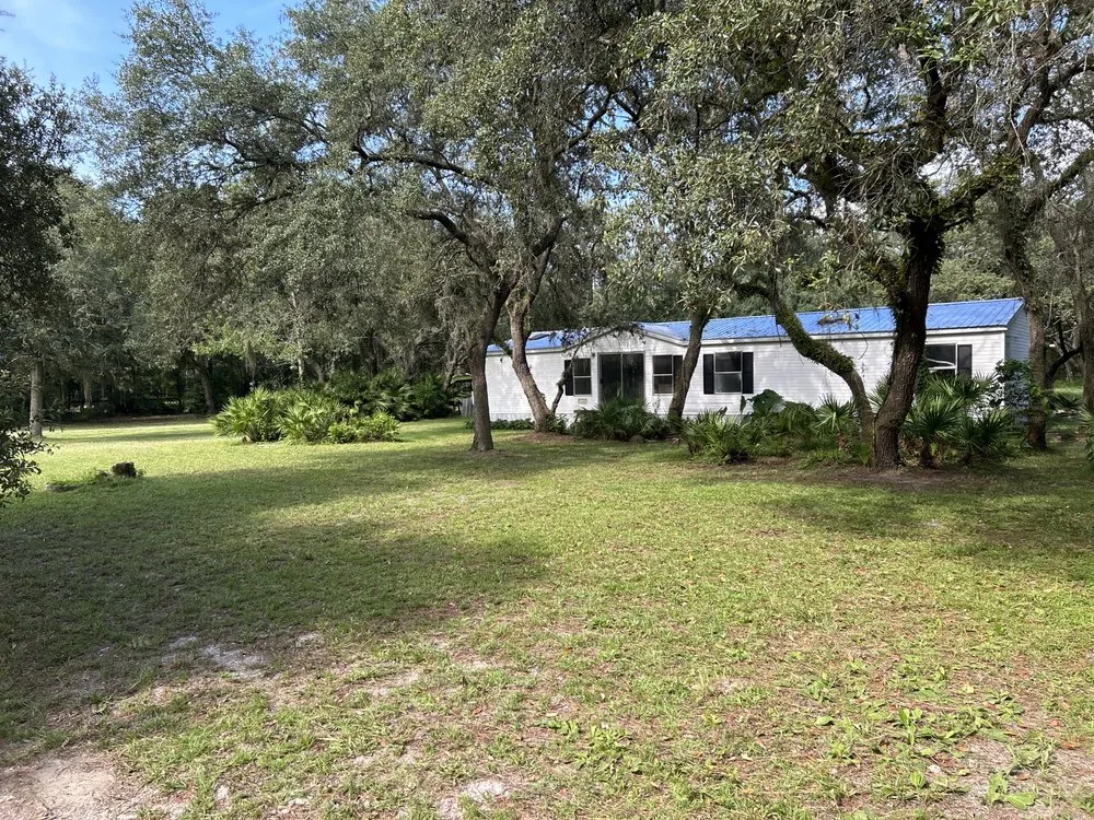 Affordable landscaping services experts serving Ocala, FL - Lynch Lawn Care