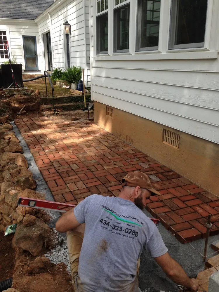 Affordable outdoor landscaping experts serving Lynchburg, VA - Lynchburg Landscapes