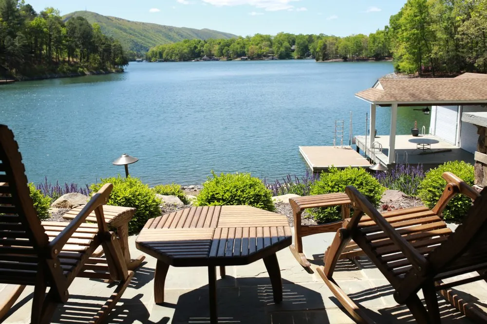 Professional residential landscaping in Lynchburg, VA by Lynchburg Landscapes