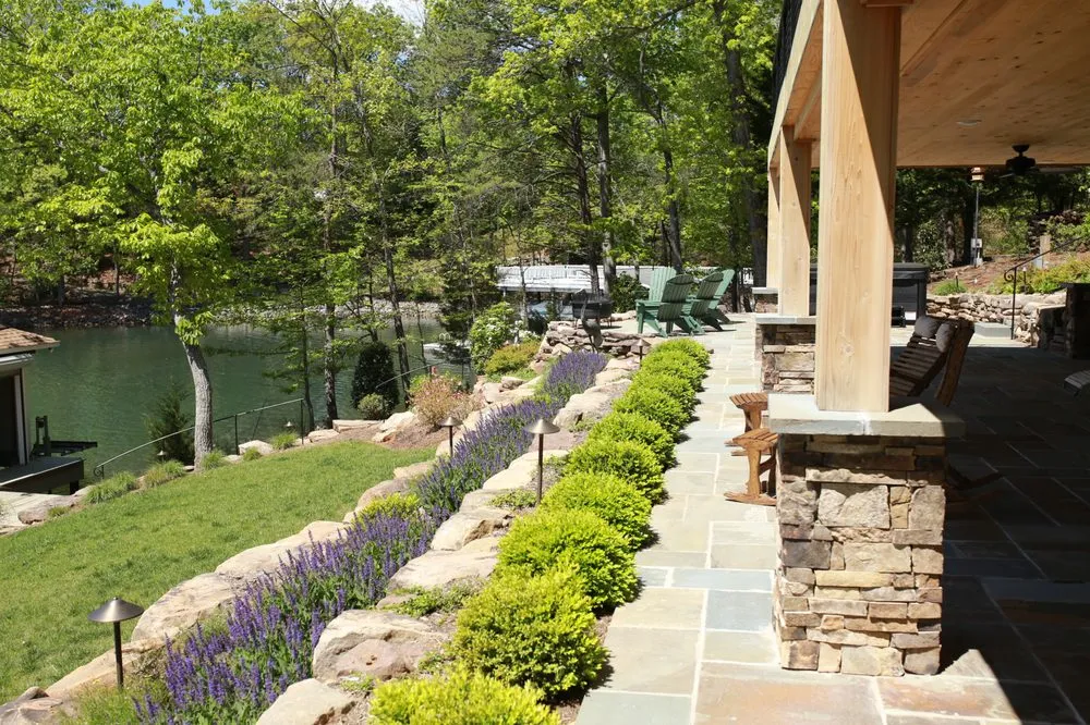 Professional garden landscaping experts serving Lynchburg, VA - Lynchburg Landscapes