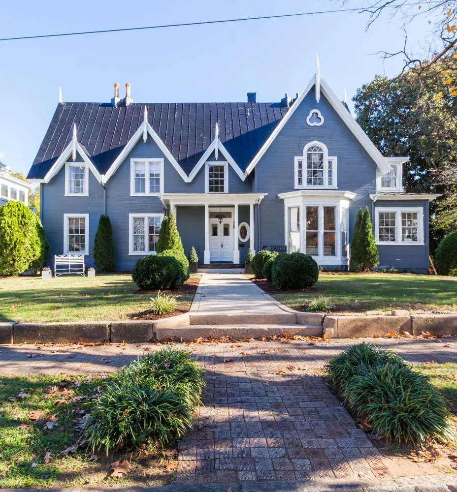 Custom residential landscaping experts serving Lynchburg, VA - Lynchburg Landscapes