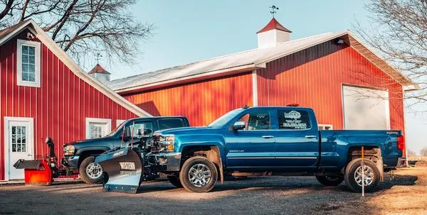 Lynch's Landscaping Logo