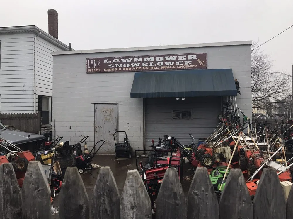 Local landscaping services experts serving Lynn, MA - Lynn Lawnmower & Snowblower Service