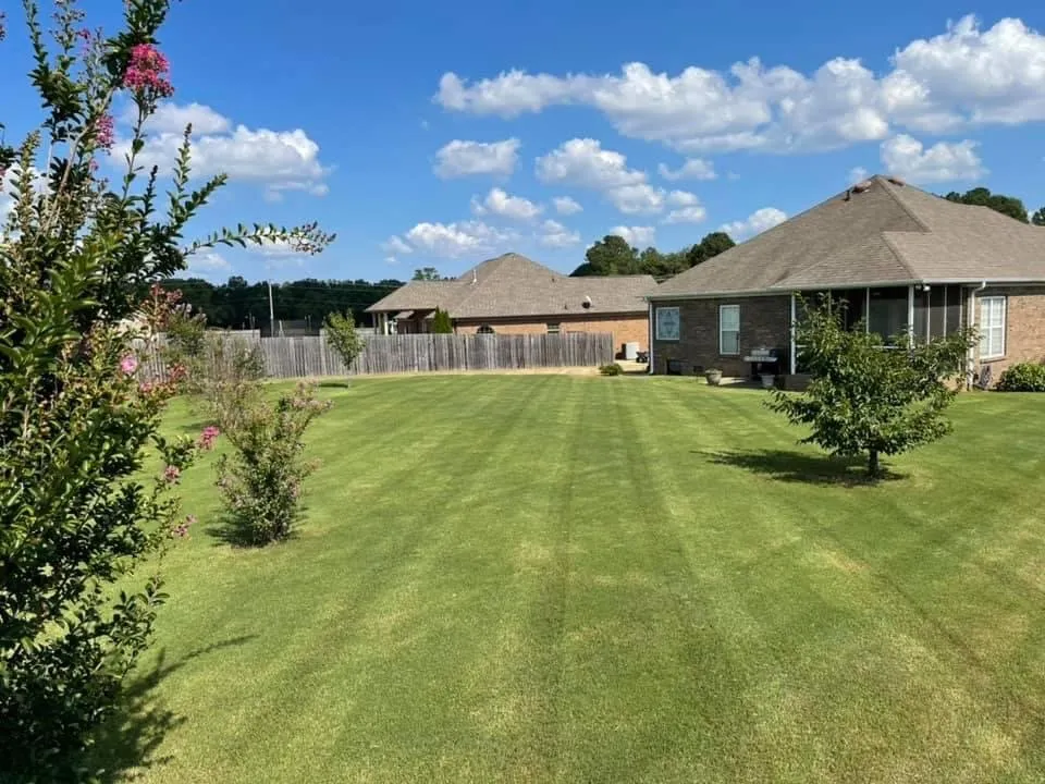 Affordable outdoor landscaping in Hartselle, AL by Lynn Outdoor Solutions