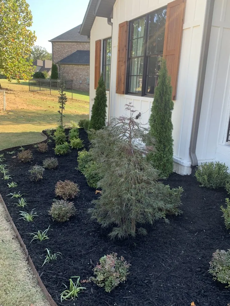 Expert lawn mowing service experts serving Bentonville, AR - Lynn’s Landscaping