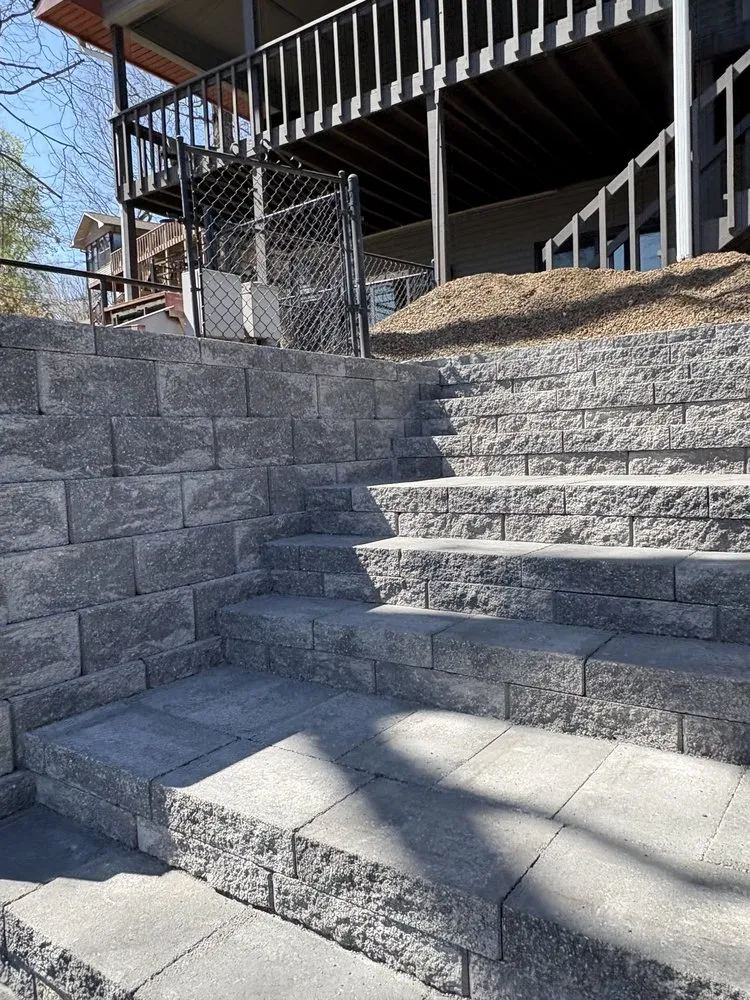 Professional lawn care service for residential properties across Bentonville, AR - Lynn’s Landscaping