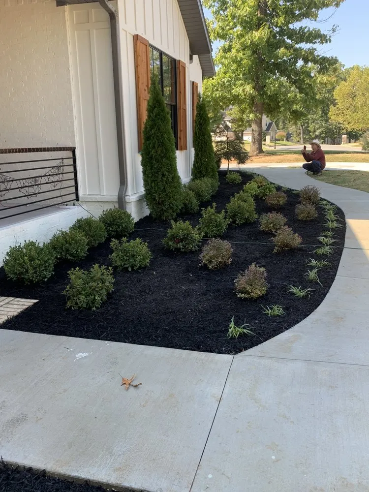 Professional outdoor landscaping experts serving Bentonville, AR - Lynn’s Landscaping