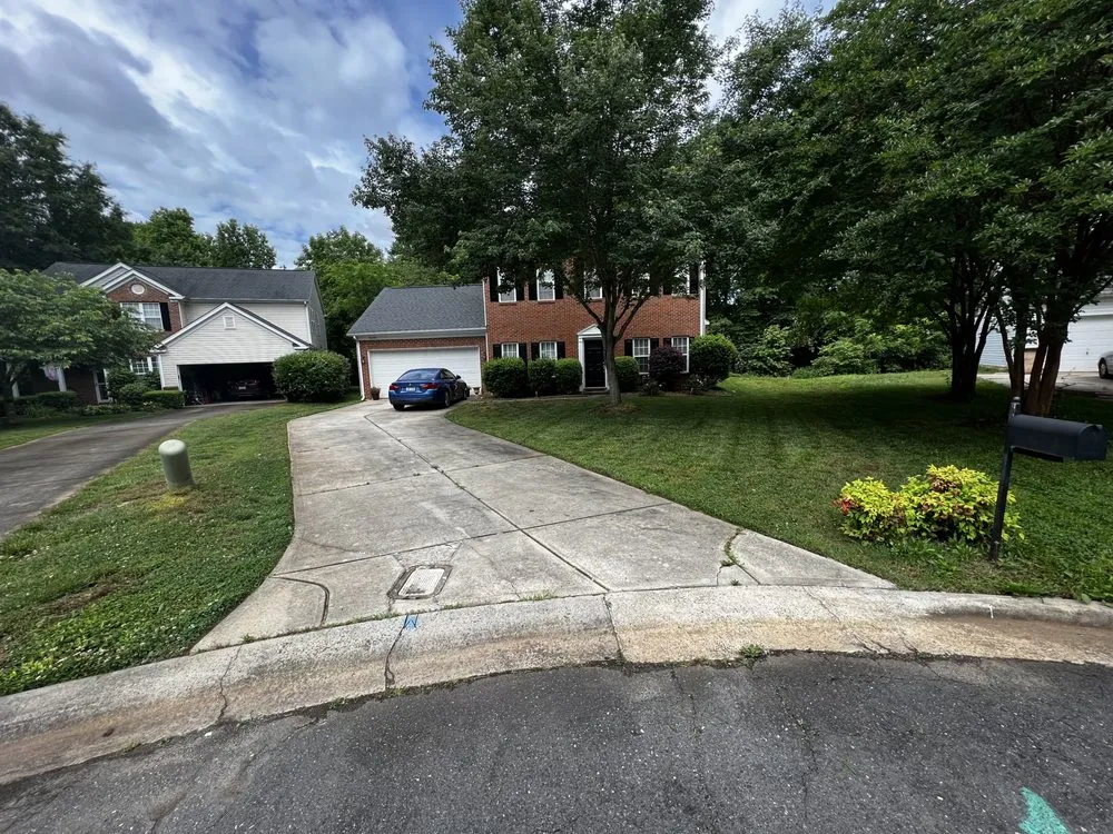 Reliable yard maintenance experts serving Rock Hill, SC - Lynn’s Lawn Care Service