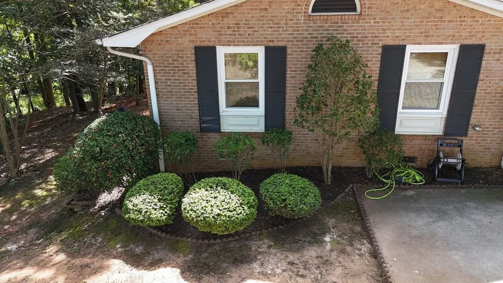 Top-rated landscape design for beautiful yards in Rockingham, NC by Lynn’s Lawn Care Service