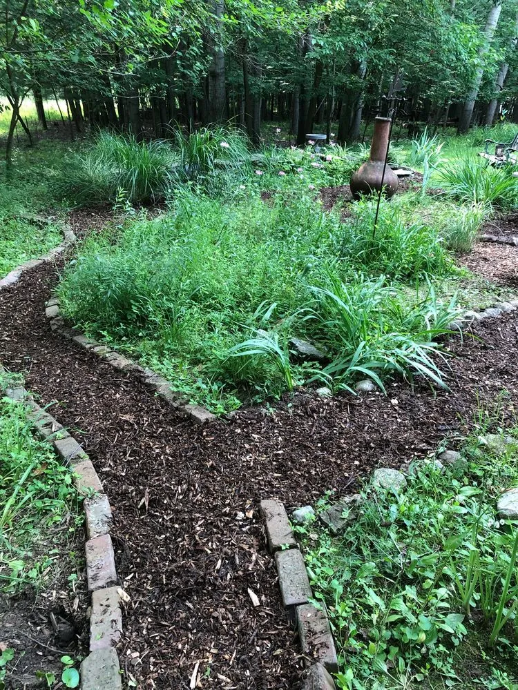Custom lawn care service with custom design in Barryton, MI by Lynn's Lawncare