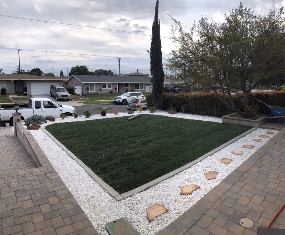 Reliable yard maintenance in Santa Clarita, CA by Lyon Landscaping