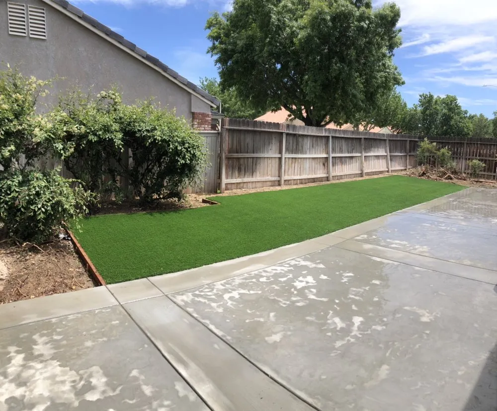 Expert yard cleanup service near you in Santa Clarita, CA by Lyon Landscaping