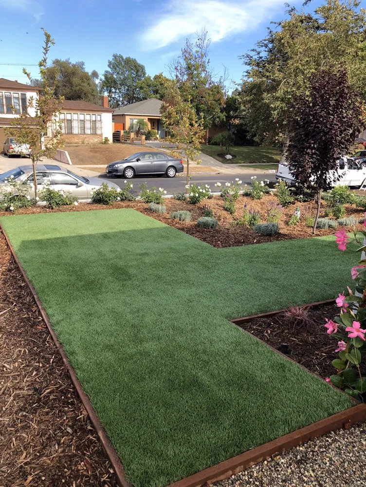 Custom residential landscaping for homes in Santa Clarita, CA by Lyon Landscaping