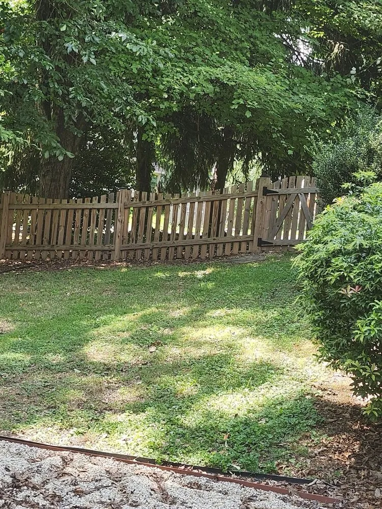 Reliable lawn care service in Falls Church, VA - Lyonhart Services