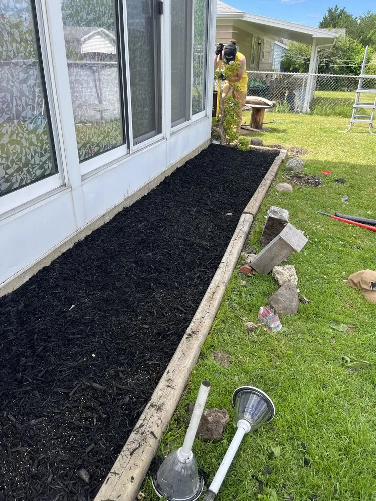 Reliable lawn care service in Erie, PA - Lyons Landscaping