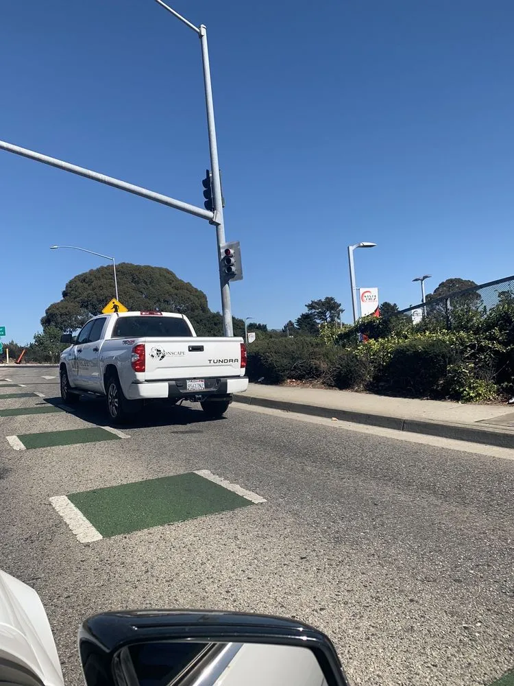 Top-rated lawn care service in Santa Cruz, CA by Lyonscape