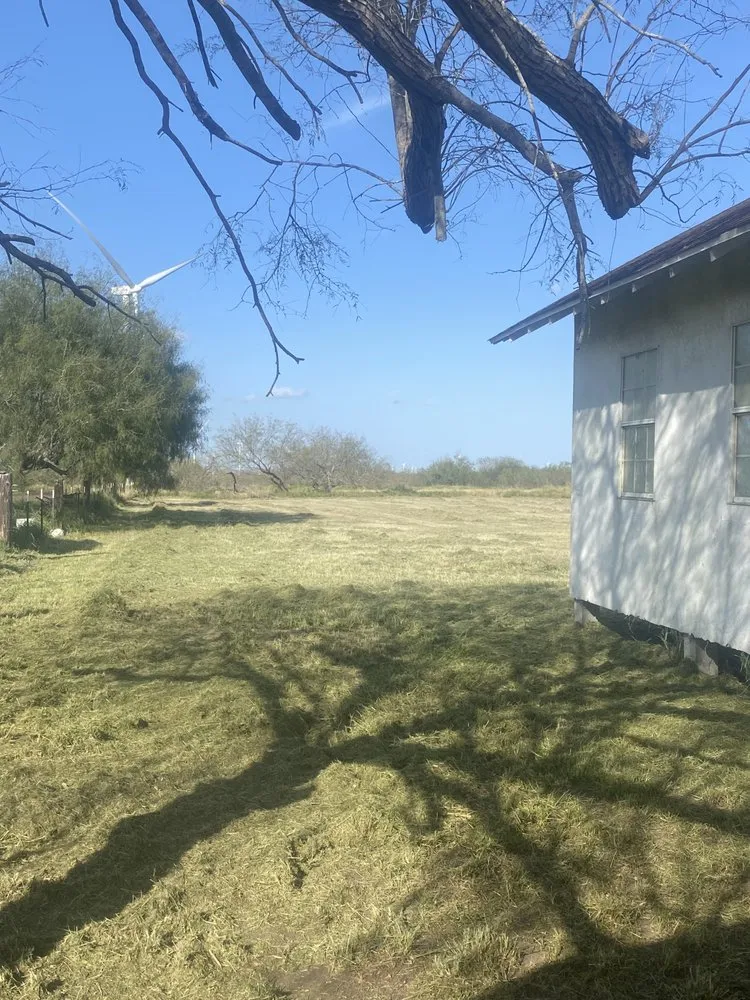 Trusted garden landscaping with custom design across Rio Hondo, TX - M & A Lawn Care And Welding