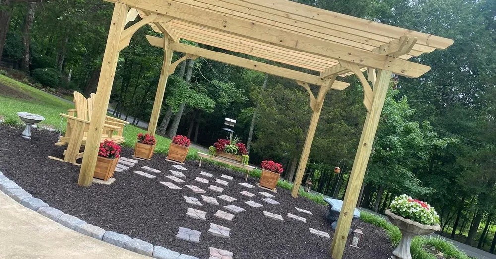 Custom garden landscaping experts serving Decatur, AL - M & C