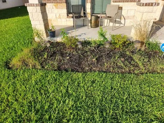 M & H Landscaping Logo