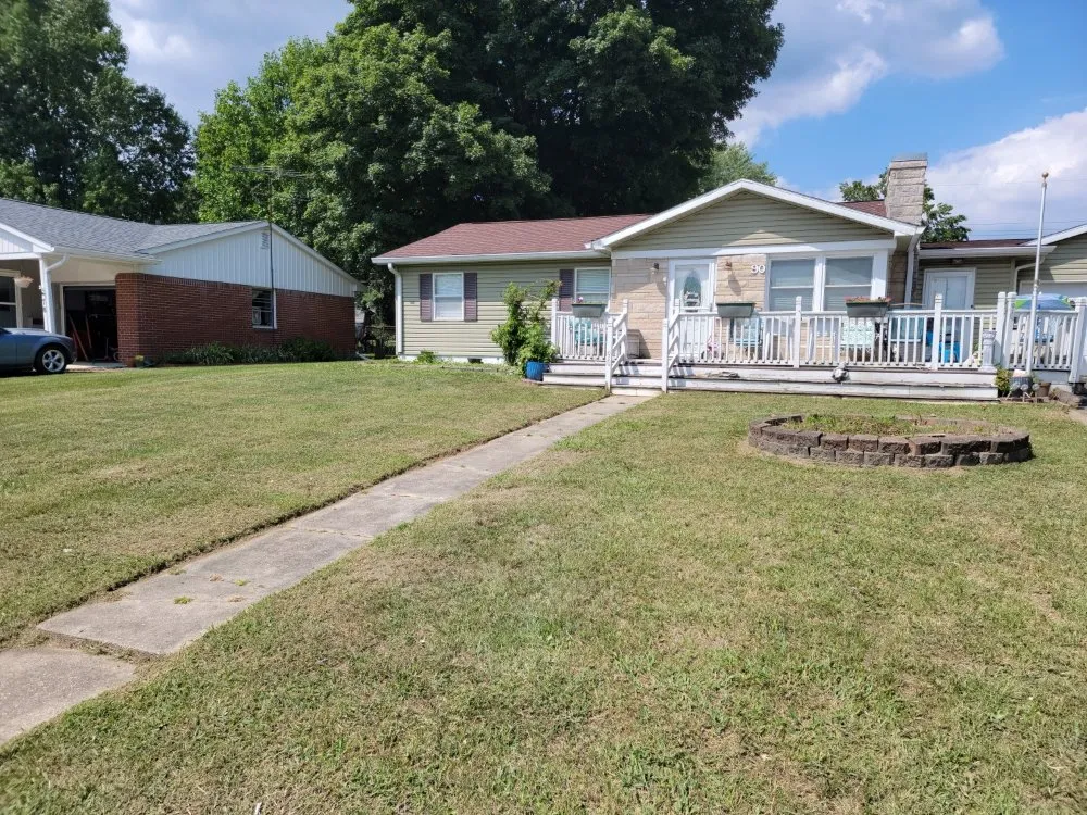 Expert lawn care service experts serving Camby, IN - M & L Lawncare