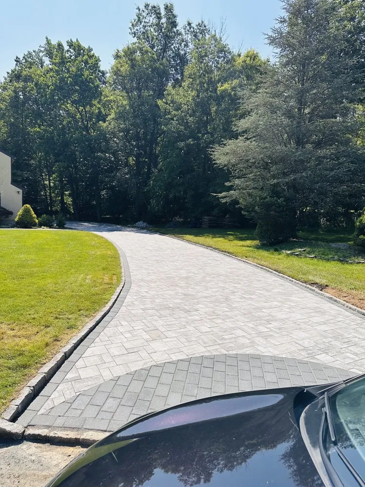 Top-rated yard maintenance in North Plainfield, NJ - M & M Construction & Landscaping