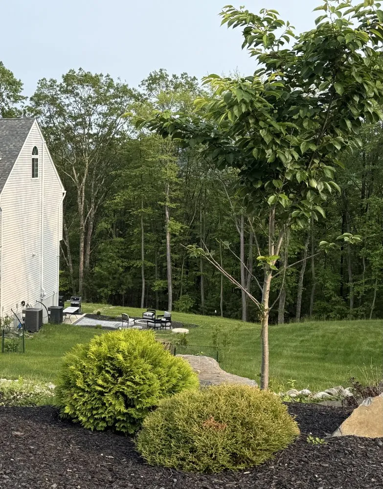 Professional landscaping services with custom design across Kunkletown, PA - M & M Grounds And Greens