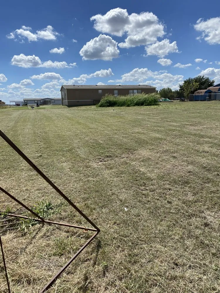 Reliable landscaping services for residential properties in Leander, TX by M & M Landscaping Services