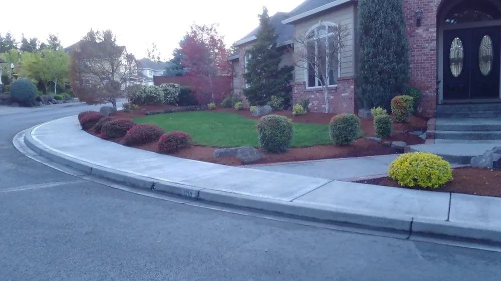 Top-rated lawn mowing service in Vancouver, WA - M & M Landscaping